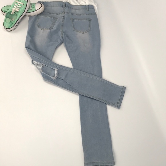 Distressed Skinny Jeans - Picture 6 of 7